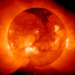 Обнаружен рукотворный спутник Солнца