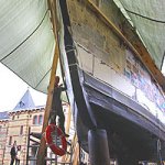 Спущен на воду самый большой в мире бумажный корабль
